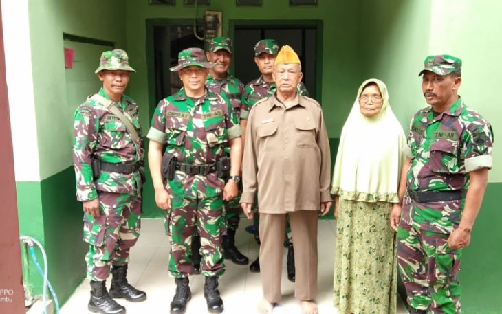 Mbah Khamim yang mendapatkan RTLH