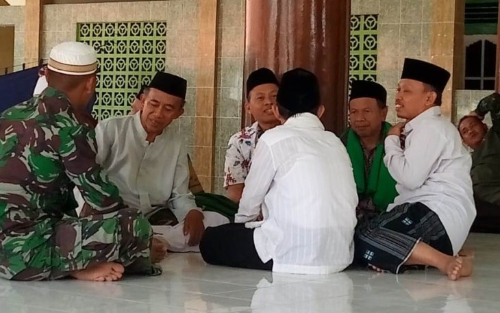 Bertugas Sambil Ngaji di Desa Sasaran TMMD