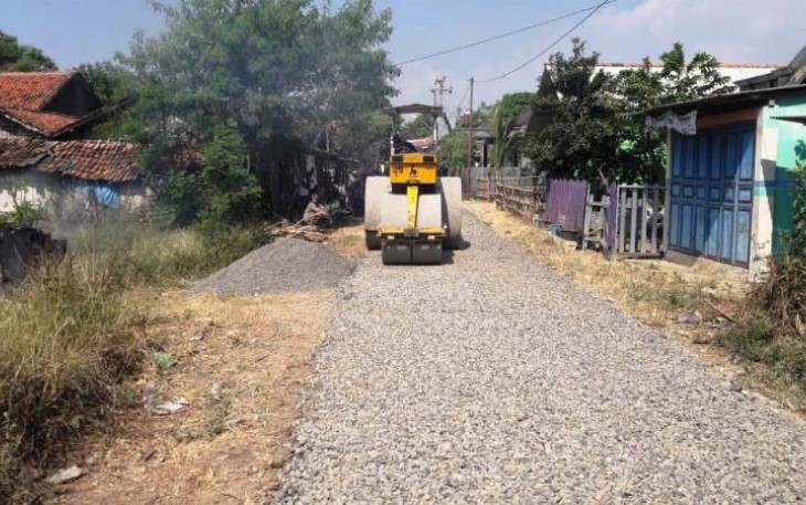 Pemadatan Jalan TMMD Tegal