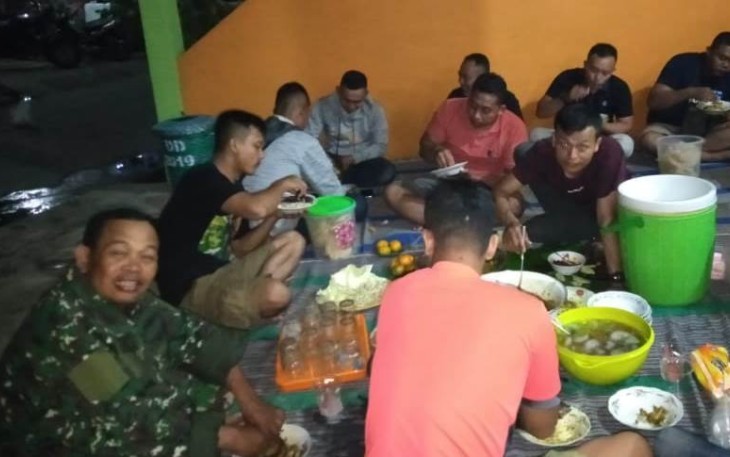 Makan Bersama TNI Yang Tidak Terlupakan Sepanjang Masa