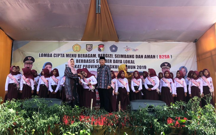 Gubernur Bengkulu Rohidin Mersyah Foto Bersama 