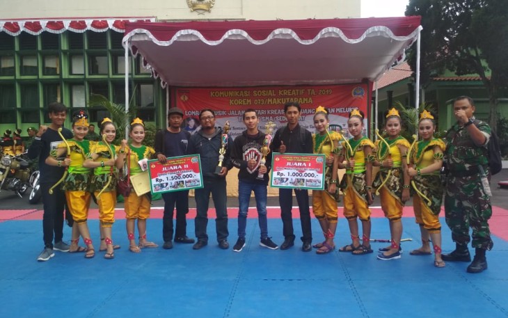 Tim komsos kreatif Kodim Pati 