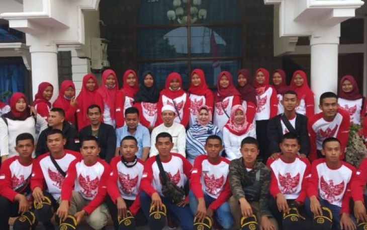 Wakil Wali Kota Bengkulu Dedy Wahyudi Foto Bersama Dengan Paskibraka Asal Mukomuko 