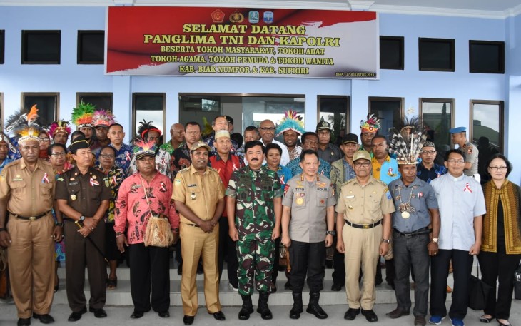 Panglima TNI dan Kapolri Kunjungi Papua