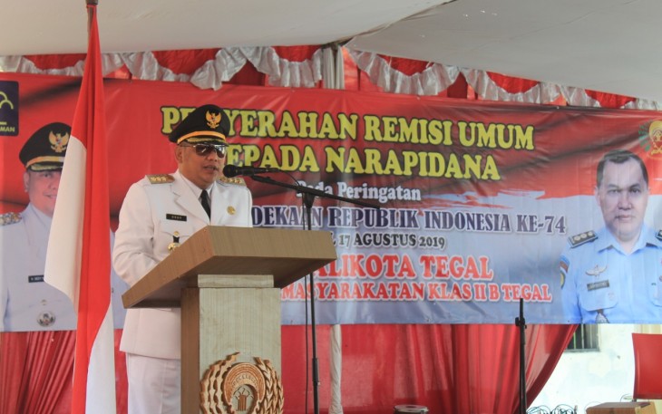 Wali Kota Tegal Saat Penyerahan Remisi Bagi Warga Binaan Pemasyarakatan Lapas II B Tegal