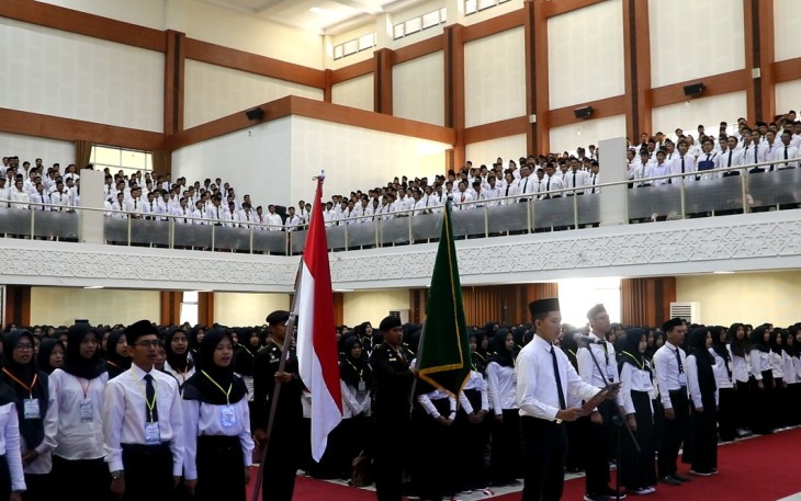 Mahasiswa Baru UIN SGD Bandung Melakukan Deklarasi Islam Moderat