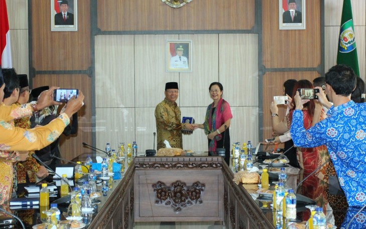 Gubernur Bengkulu Rohidin Mersyah Dan Wakil Konsul Jenderal Republik Rakyat Tiongkok di Medan Ms Wang Jun