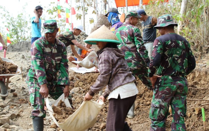 TMMD 106 Kodim Cilacap Mencerminkan Kemanunggalan TNI Dengan Rakyat 
