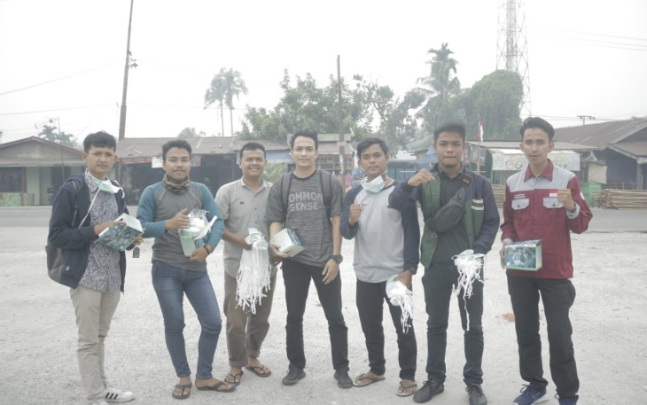 Himpunan Pemuda Pelajar Mahasiswa Rantau Kampar Kiri Bagikan Masker Pada Warga 