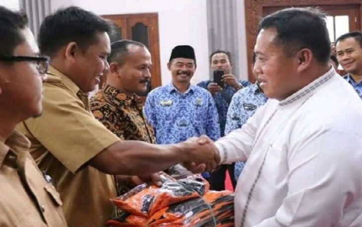 Bupati Mukomuko Choirul Huda  
