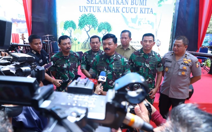 Panglima TNI Marsekal TNI Hadi Tjahjanto S.I.P.