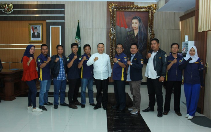 Gubernur Bengkulu Rohidin Mersyah Foto Bersama 