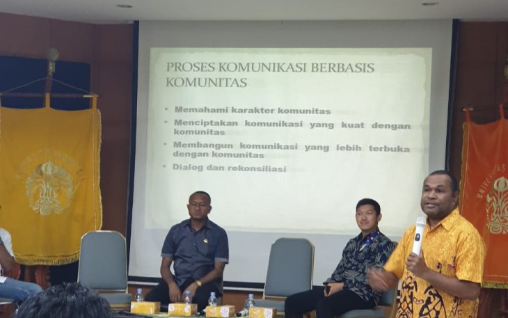 Diskusi Publik FMPI