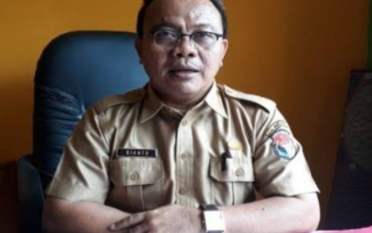 Kepala Dinas Pemberdayaan Masyarakat  Dan Desa Kabupaten Mukomuko Gianto