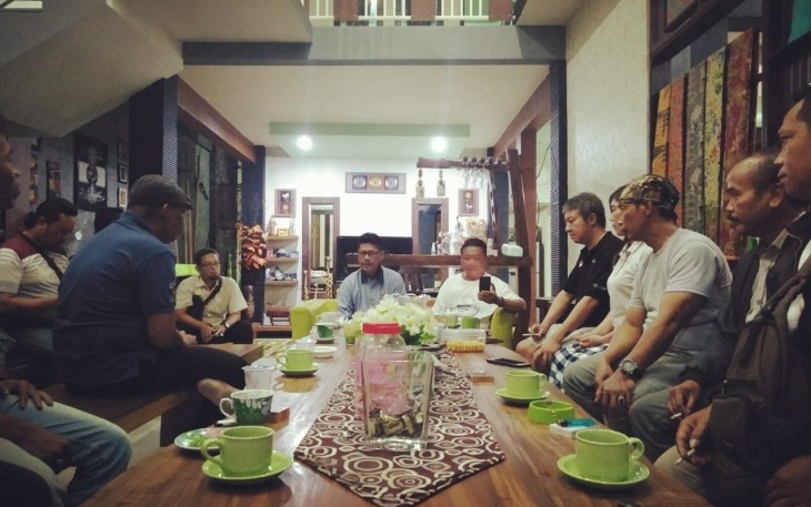 Suasana Konferensi Pers pihak Maxi Brillian Caffe dihadapan awak media terkait kemenangan di PTUN melawan Pemkot Blitar.