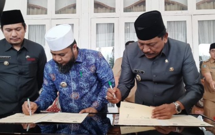 Wali Kota Bengkulu Helmi Hasan Dan Bupati Bengkulu Utara Mian Teken MoU 