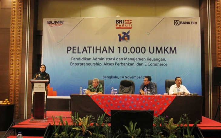 Asisten Perekonomian dan Administrasi Pembangunan Sekretariat Daerah Provinsi Bengkulu Yuliswani Buka Pelatihan UMKM Melalui Program CSR BRI Peduli