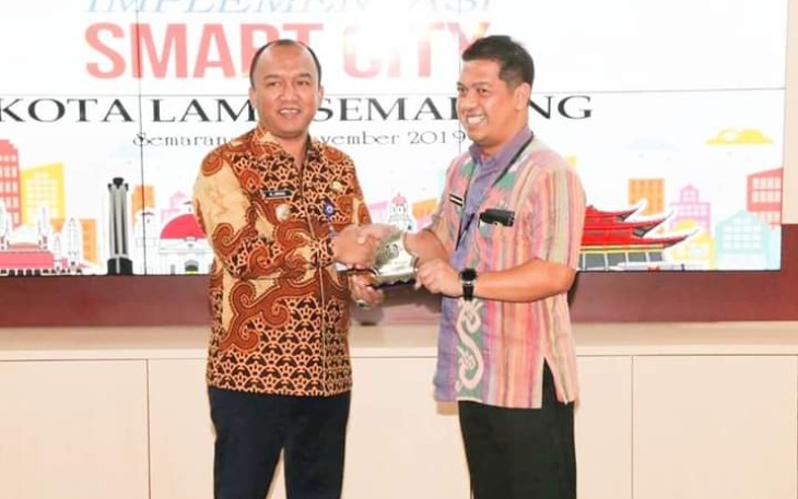 Wakil Walikota Tegal M. Jumadi (kiri)