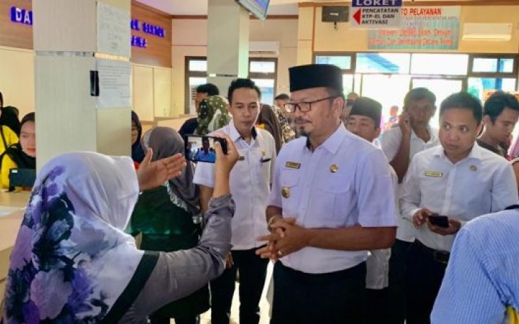 Sekretaris Daerah Kota Bengkulu Marjon Lakukan Inspeksi Mendadak di Dinas Kependudukan Dan Pencatatan Sipil Kota Bengkulu