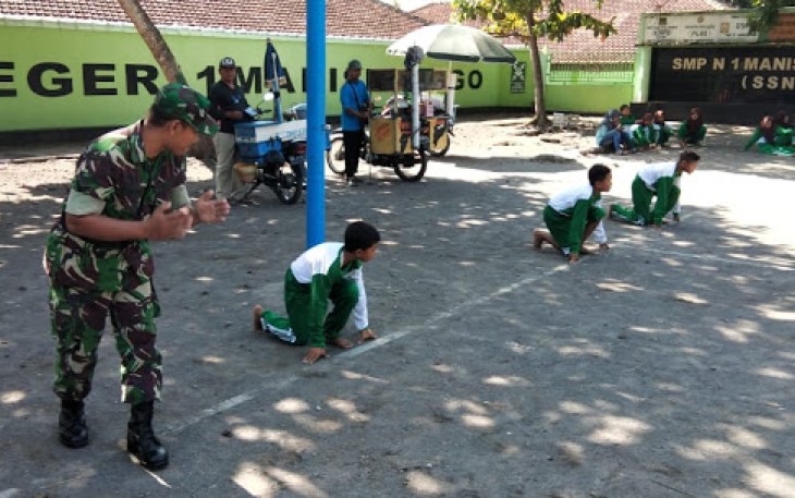 Kepedulian Koramil Manisrenggo Dengan Pelajar  