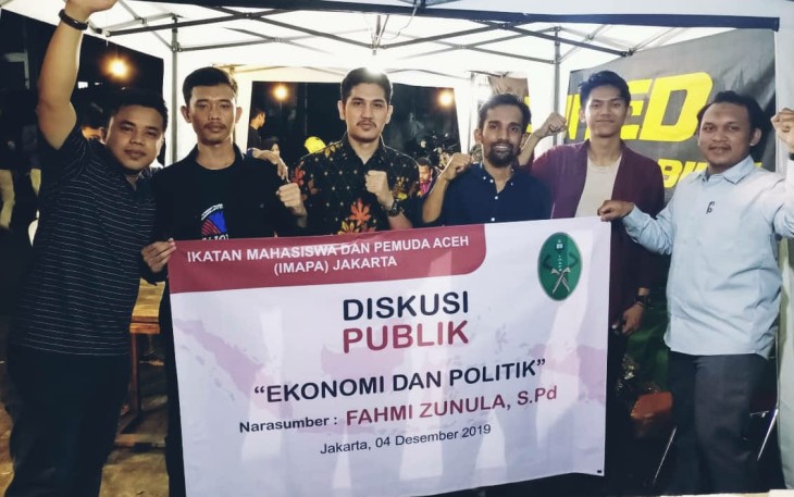 Foto bersama usai diskusi publik