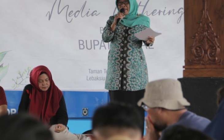 Bupati Tegal Tegal Umi Azizah