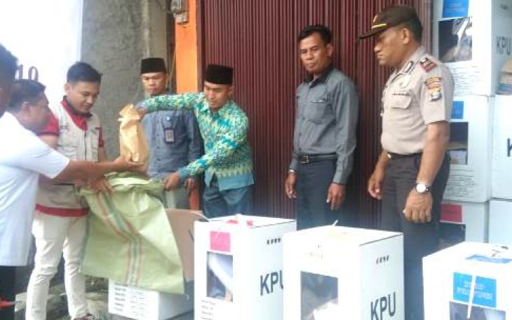 KPUD Lampung Barat Kosongkan Kotak Suara Pemilu 2019