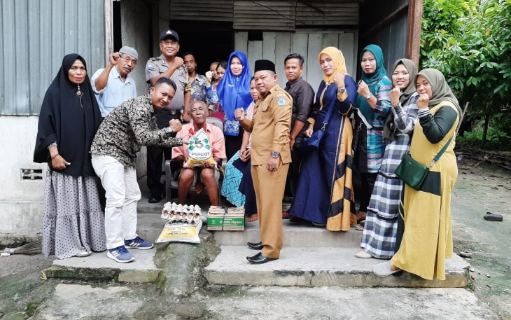 Tim  Rumah Peduli Labuhanbatu Sambangi Rumah Suratih