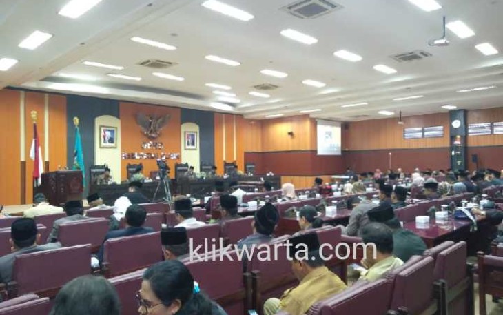 Suasana Rapat Paripurna DPRD Kabupaten Blitar tentang Penetapan Raperda Pendirian Rumah Sakit Srengat menjadi Peraturan Daerah 