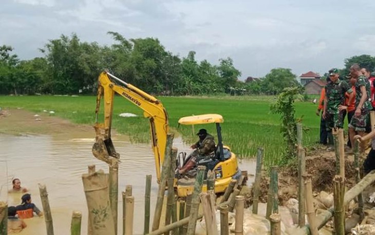 Dandim tinjau perbaikan tanggul sungai Gono
