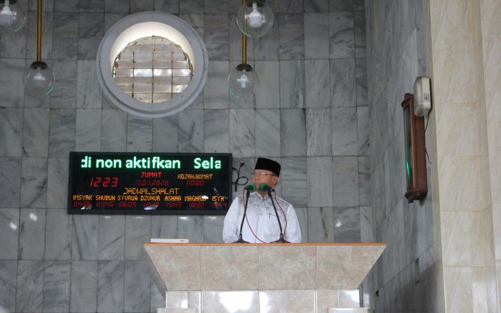 Gubernur Bengkulu Rohidin Mersyah Menjadi Khatib Dalam Salat Jumat di Masjid Agung At Taqwa Kota Bengkulu 