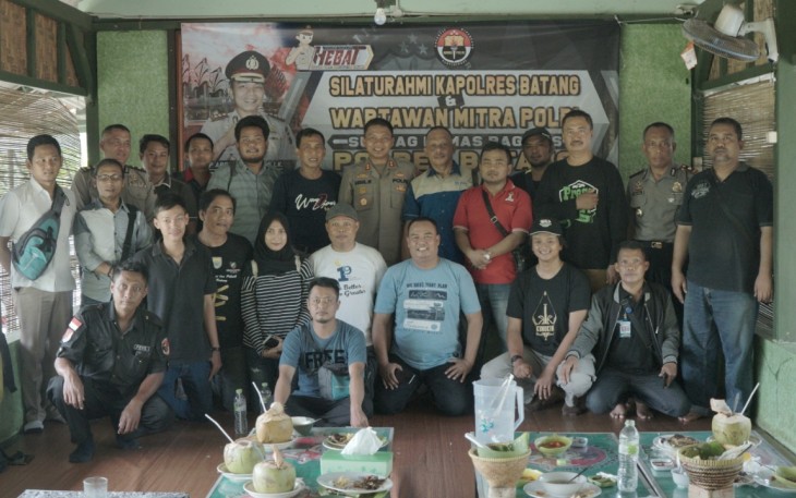 Kapolres Batang  AKBP Abdul Waras Foto Bersama Dengan Awak Media 