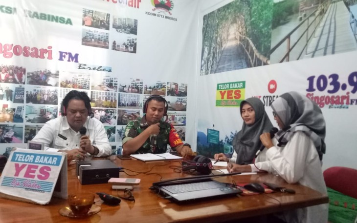 Aksi Babinsa dan Kepala Desa Dukuhturi Ketanggungan Brebes