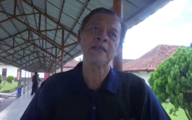 Jo orang tua Ed