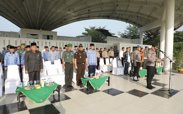 Wakapolres Asahan Kompol M. Ikhwan SH saat memimpin upacara