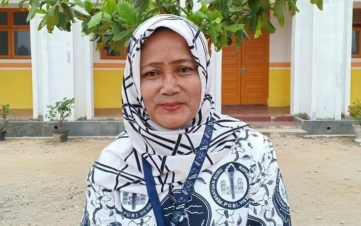 Kepala Satuan Pendidikan SMPN 1 Rantau Selatan Supiani S.Pd