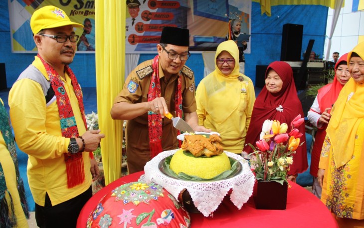 Asisten III Setda Provinsi Bengkulu Gotri Suyanto Hadir dan Resmikan Pembukaan Kegiatan Gempita SMKN 3 Kota Bengkulu