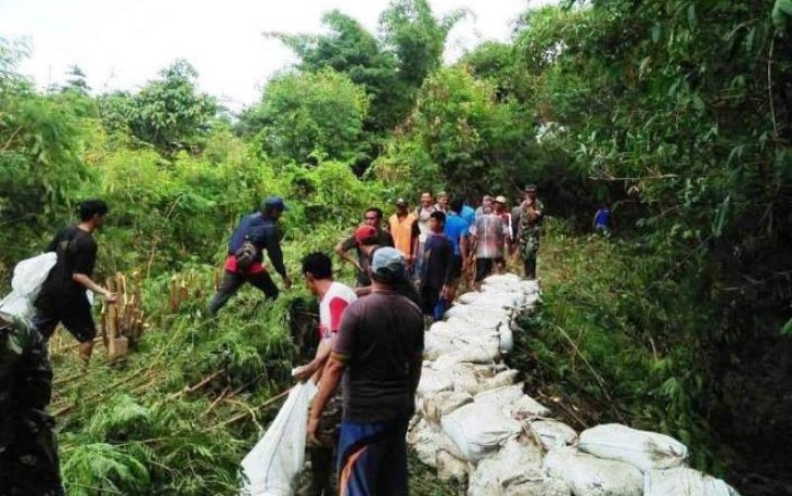 Tanggul Sungai Cisanggarung Diperbaiki