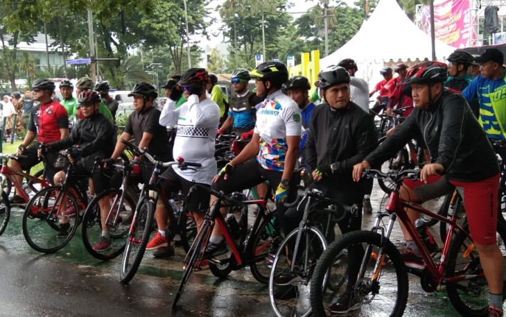 Dandim 0506/Tgr Ikuti Olah Raga Sepeda Santai Bersama Kasdam Jaya