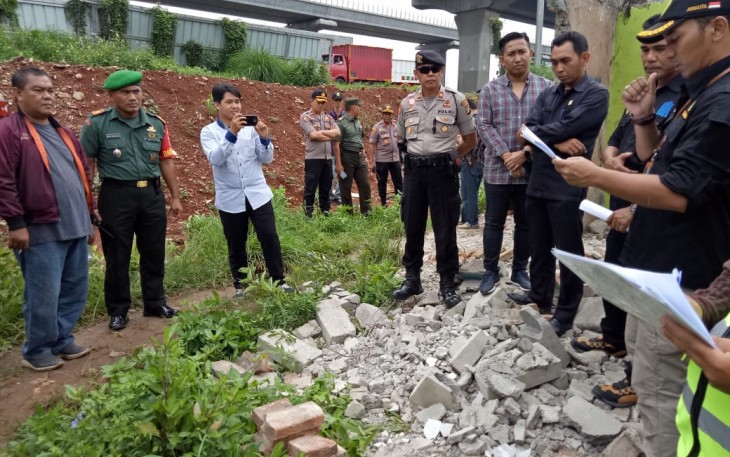 Koramil 703/Teluk Pucung Ikut Amankan Ekskusi Lahan Pembangunan Proyek Kereta Cepat