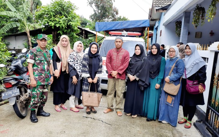 Pengurus Persit KCK Cabang XII Kodim 0508/Depok Berbelasungkawa