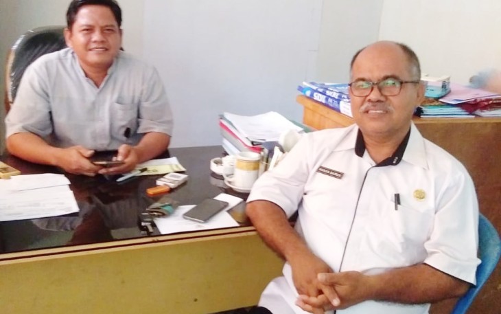 Kepala DTPHP Kebupaten Bengkulu Utara Kuasa Barus (kanan)