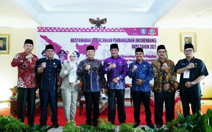 Foto bersama dalam musrenbang