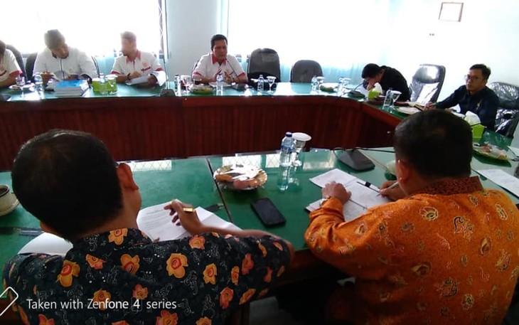 Ketua DPRD Kabupaten Seluma Nofi Eriyan Andesca Pimpin Rapat Dengar Pendapat 