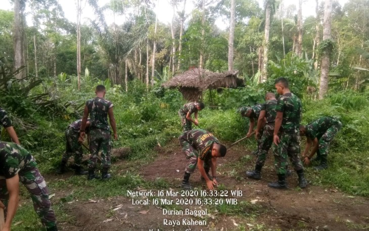 Satgas TMMD Kodim 0207/SML Bentuk Program Pelatihan Khusus Muda Mudi dan Pembersihan Lapangan Volly di Nagori Durian Banggal 