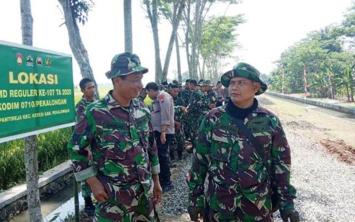 Dua Sahabat yang Akan Berbuat Banyak di TMMD Reguler Pekalongan