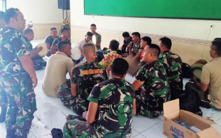 Siap Bomingkan Hadroh di Desa Sasaran TMMD Reguler Pekalongan