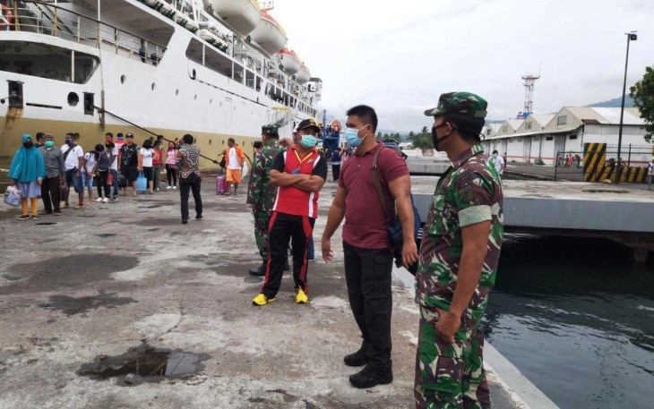 133 Penumpang KM Tilongkabila saat Tiba di Pelabuhan Bitung