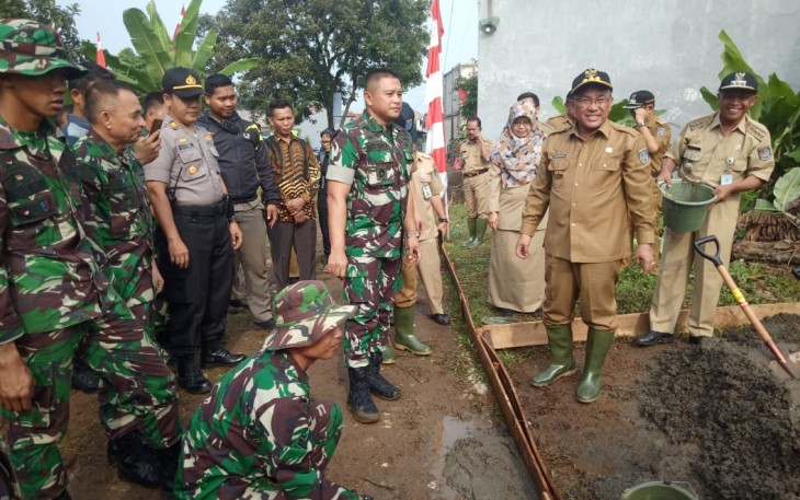 Pelaksanakan Kegiatan TMMD Ke 107 Kodim 0508 Depok