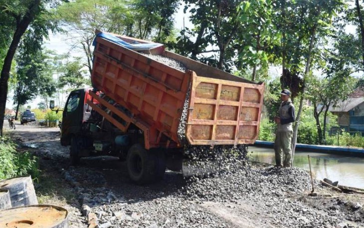Dropping Material TMMD Reguler Pekalongan Juga Tak Kenal Libur